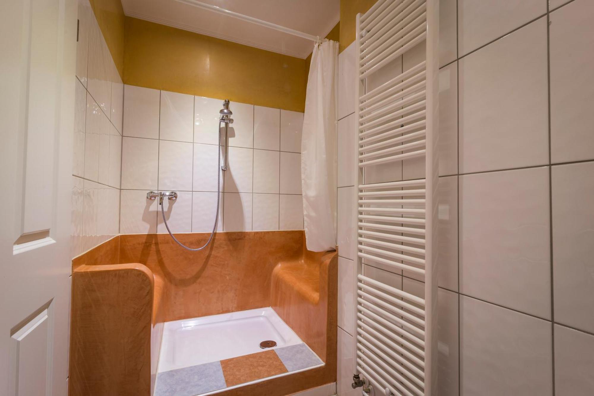 Hotel Am Markt Saarburg Δωμάτιο φωτογραφία